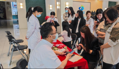 把脉问诊送健康，暖心服务进企业——合肥bwin必赢唯一官方网站携手广瑞医疗开展“健康进企业”义诊活动